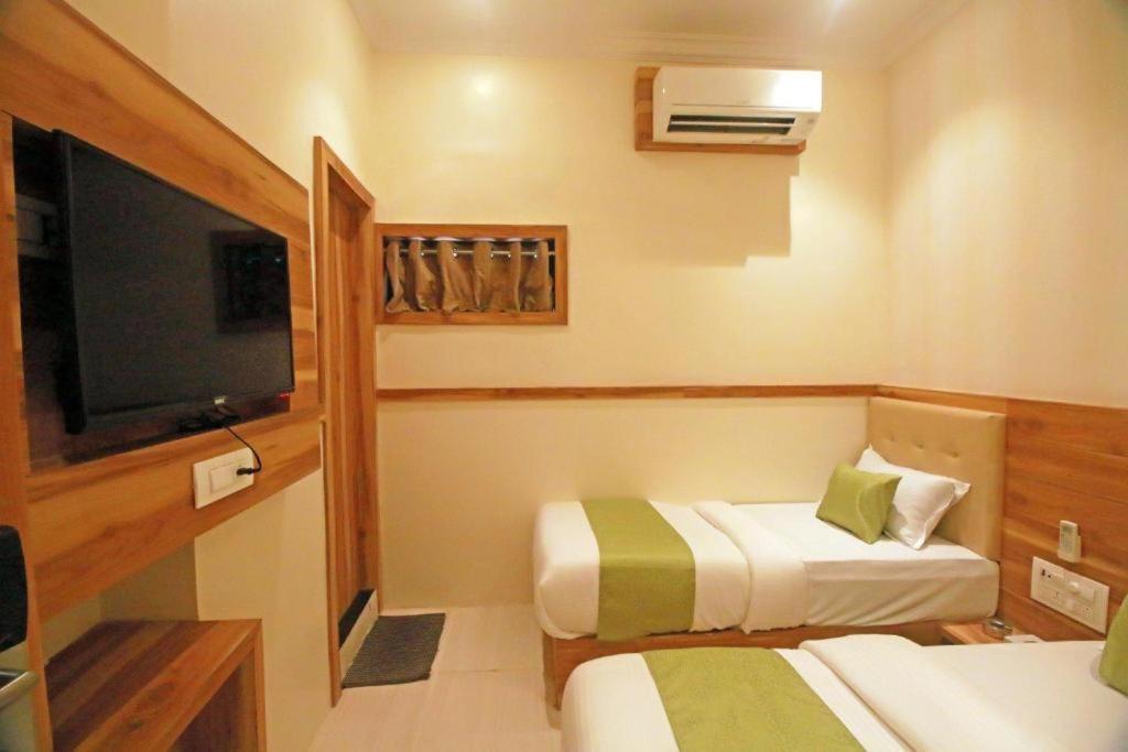 Hotel Gross Inn Near Igi Airport New Delhi Bilik gambar
